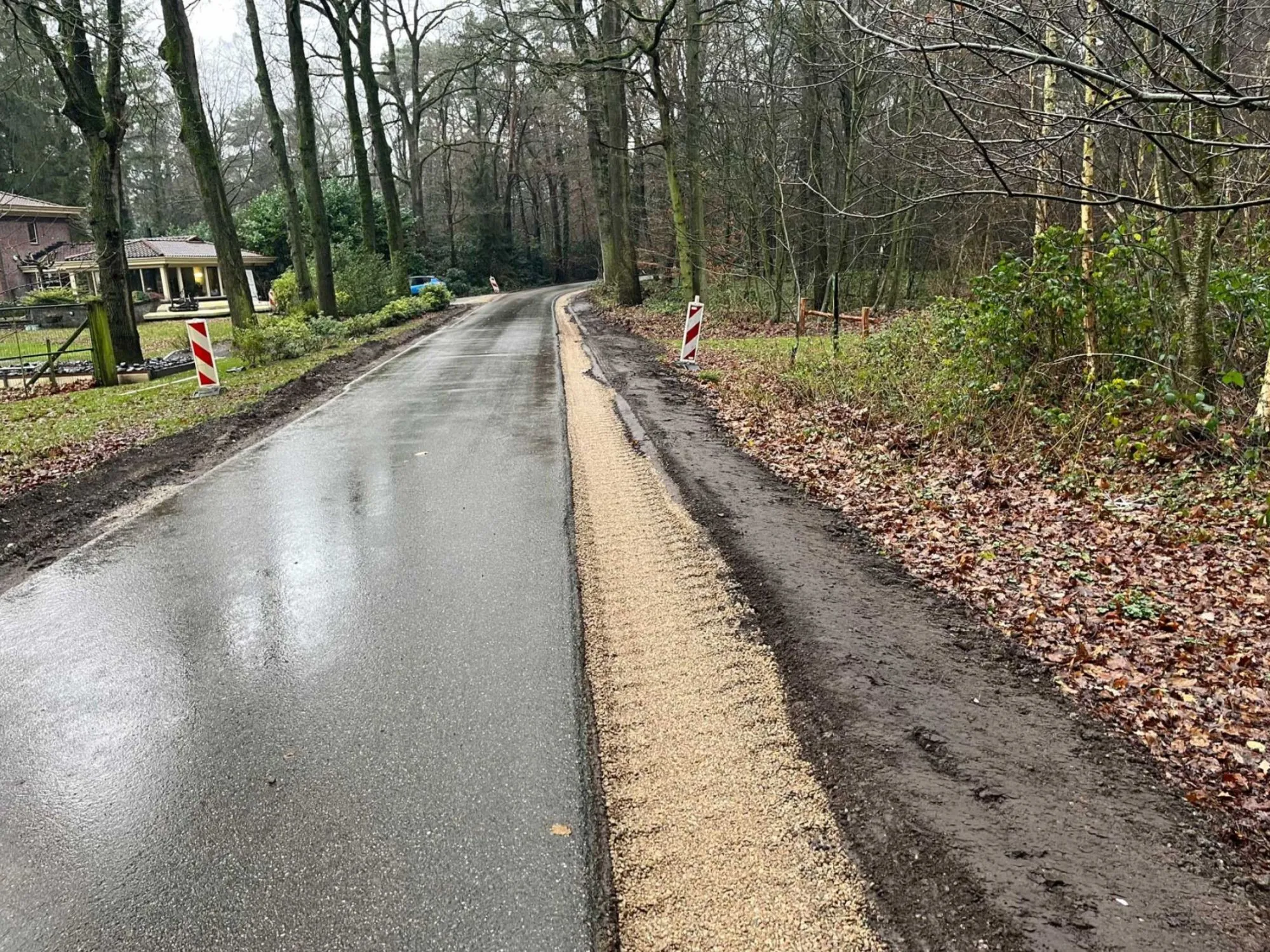 Aanbrengen berm verharding van Achterhoeks Padvast