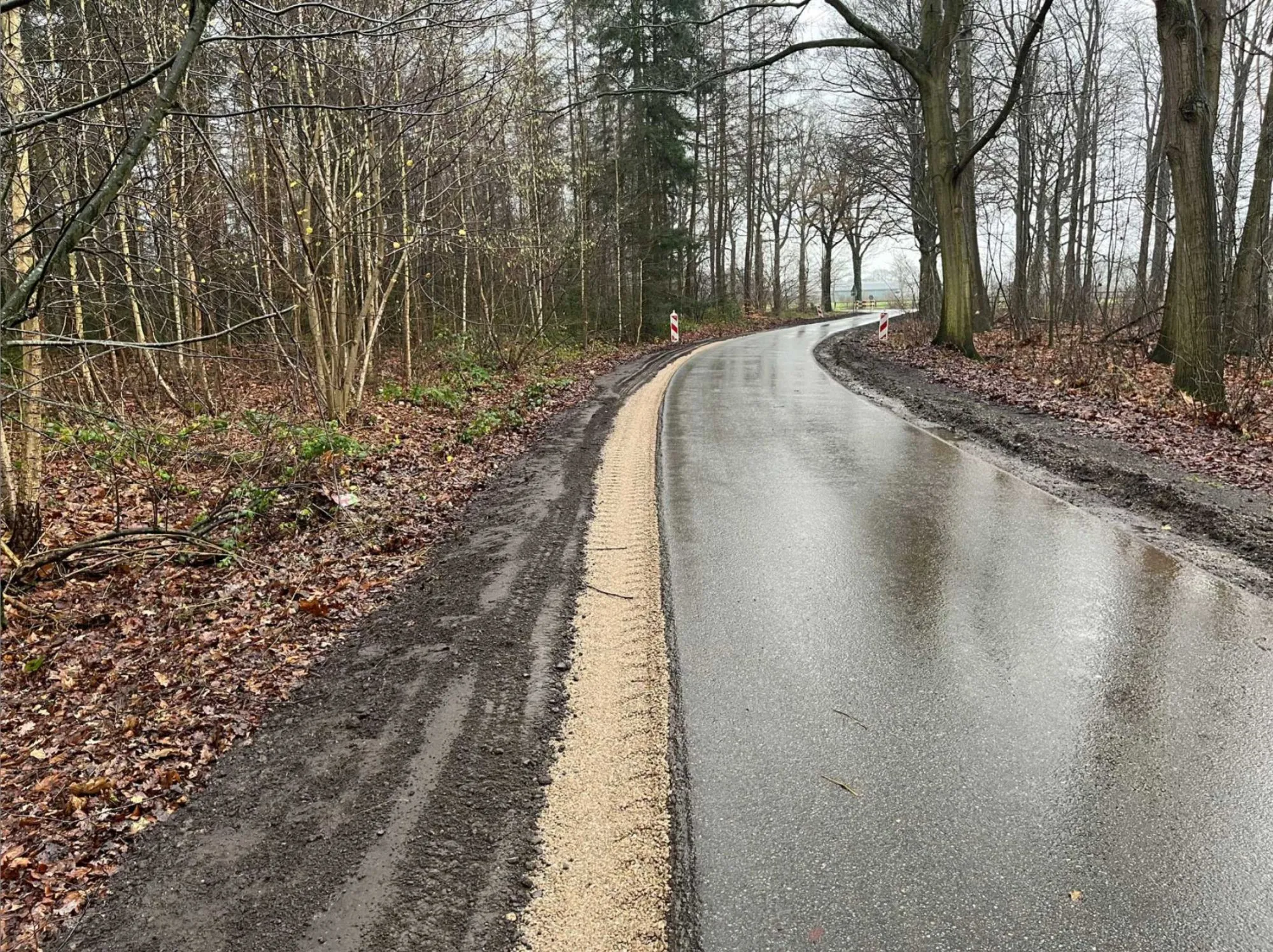 Aanbrengen berm verharding van Achterhoeks Padvast